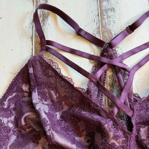 Torrid Curves Racerback Unlined Lace Bralette Size 3/DD/DDD/F - Picture 2 of 8